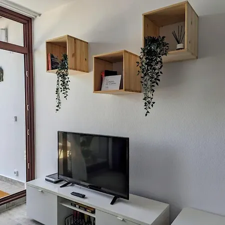 Apartment Charming Flat In Molinos With Terrace & Pools, Near Playa Bastian *