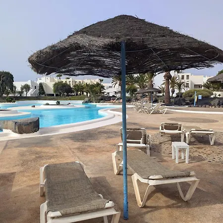 Apartment Charming Flat In Molinos With Terrace & Pools, Near Playa Bastian Costa Teguise